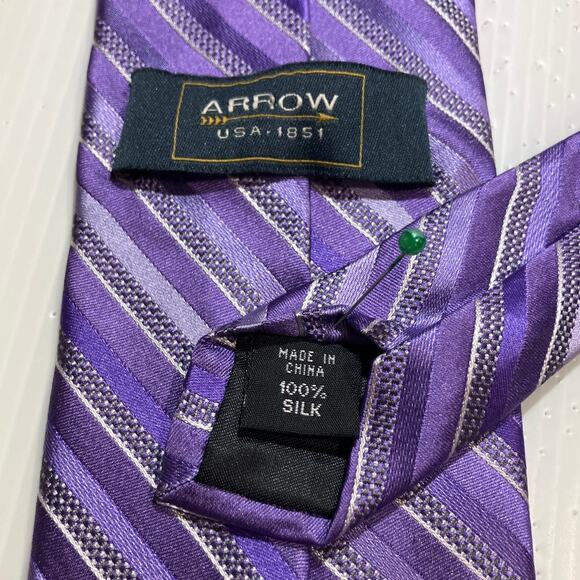 Times arrow platinum leather - Gem Arrow Platinum Classic Men Silk Tie 58” Purple Striped Geometric